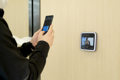 打通隨申碼企業(yè)版，釘釘助力南極電商安全高效復(fù)工